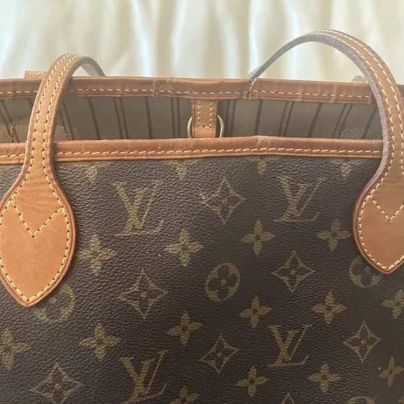 Louis Vuitton Neverfull MM - Picture 6 of 10